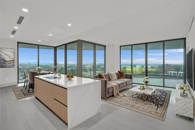2411 Laguna Circle 1805, North Miami, FL 33181