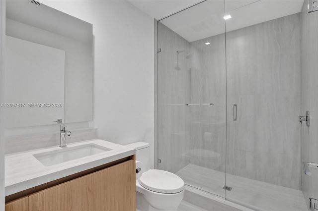 2411 Laguna Circle 1805, North Miami, FL 33181