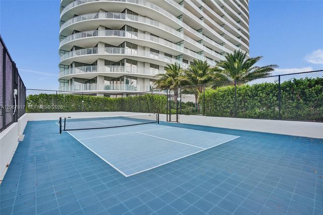 2411 Laguna Circle 1805, North Miami, FL 33181