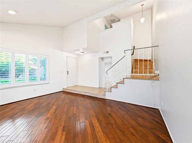 27564 Rondell, Agoura Hills, CA 91301