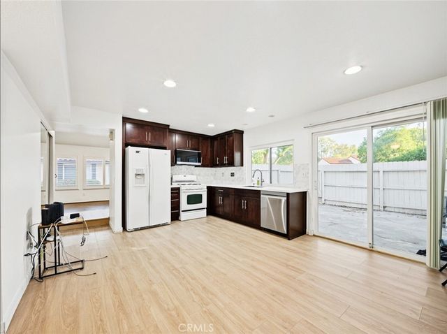 27564 Rondell, Agoura Hills, CA 91301
