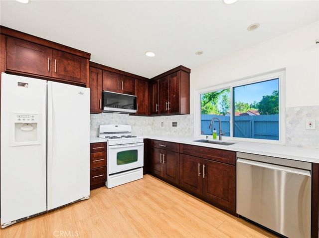 27564 Rondell, Agoura Hills, CA 91301