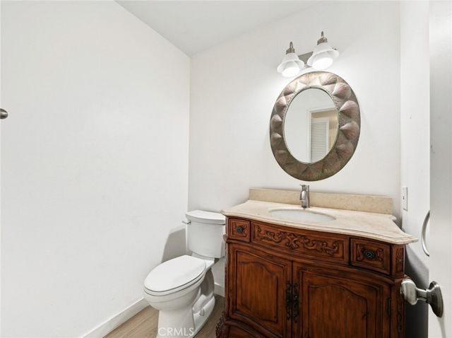 27564 Rondell, Agoura Hills, CA 91301