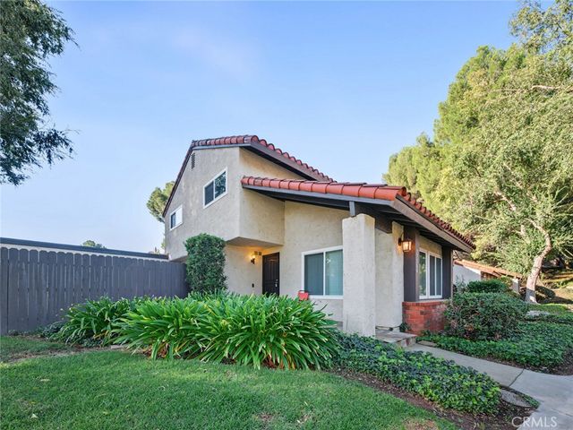 27564 Rondell, Agoura Hills, CA 91301