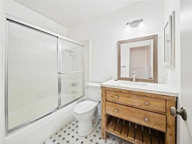 27564 Rondell, Agoura Hills, CA 91301