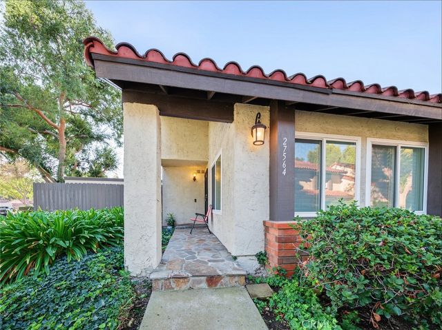 27564 Rondell, Agoura Hills, CA 91301