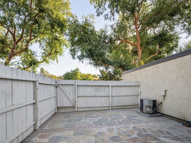 27564 Rondell, Agoura Hills, CA 91301