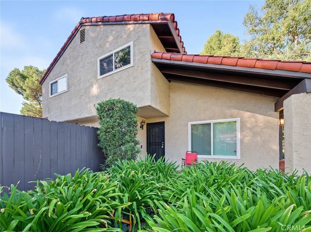 27564 Rondell, Agoura Hills, CA 91301