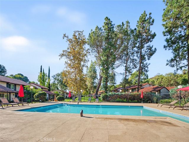27564 Rondell, Agoura Hills, CA 91301