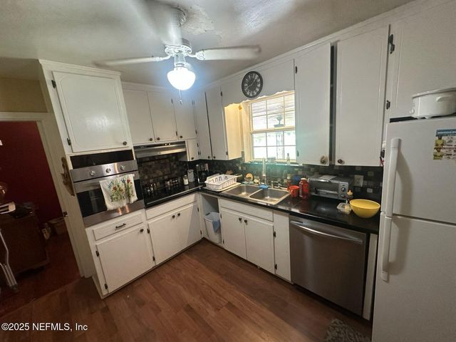 5530 HYDE GROVE Avenue, Jacksonville, FL 32210