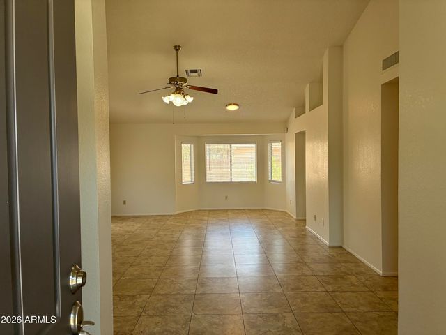 10820 W WAGON WHEEL Drive, Glendale, AZ 85307