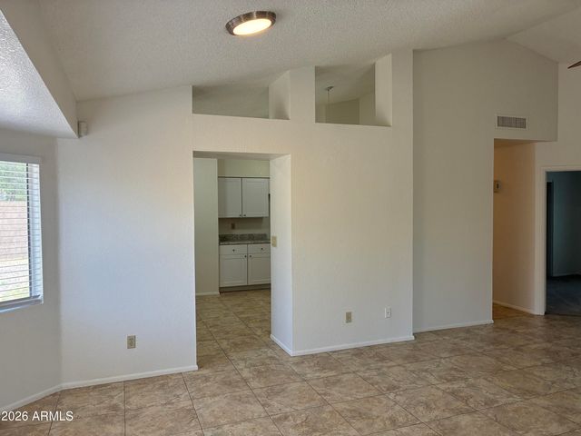 10820 W WAGON WHEEL Drive, Glendale, AZ 85307