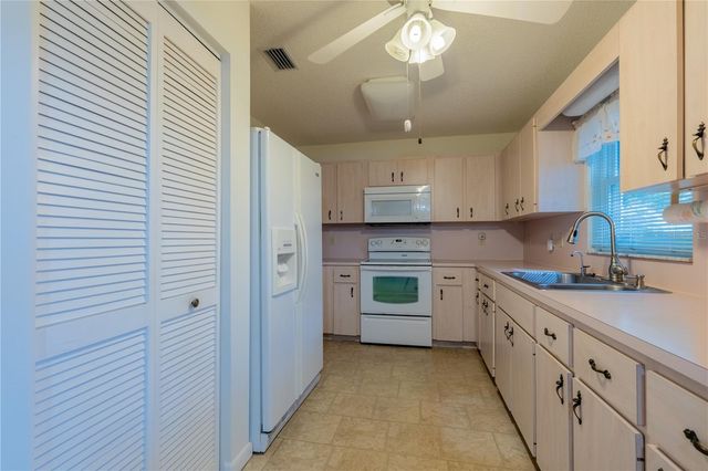 9652 SW 84TH TERRACE E, Ocala, FL 34481