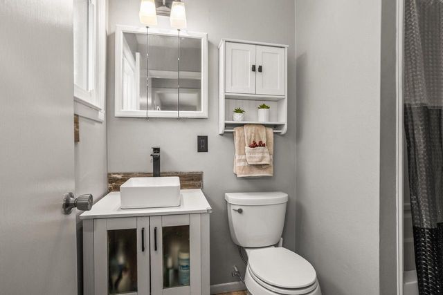 1509 Aldoro DRIVE, Waukesha, WI 53188