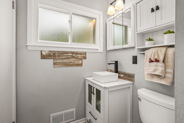 1509 Aldoro DRIVE, Waukesha, WI 53188