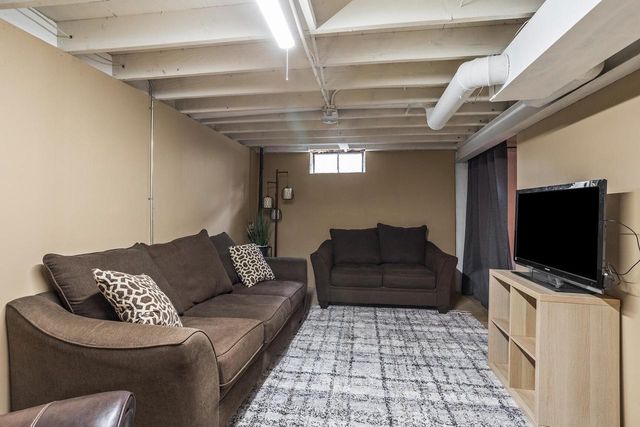 1509 Aldoro DRIVE, Waukesha, WI 53188