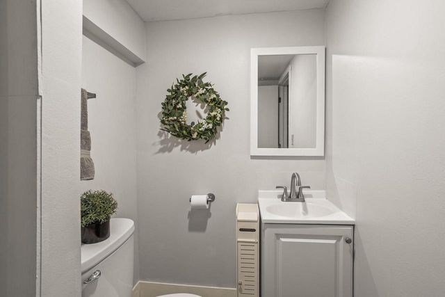 1509 Aldoro DRIVE, Waukesha, WI 53188