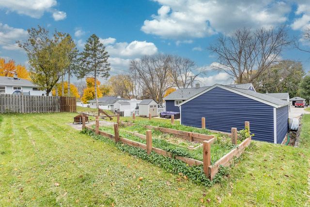 1509 Aldoro DRIVE, Waukesha, WI 53188