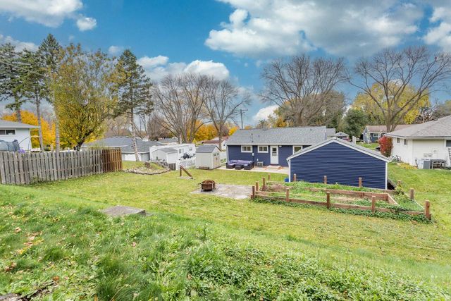 1509 Aldoro DRIVE, Waukesha, WI 53188