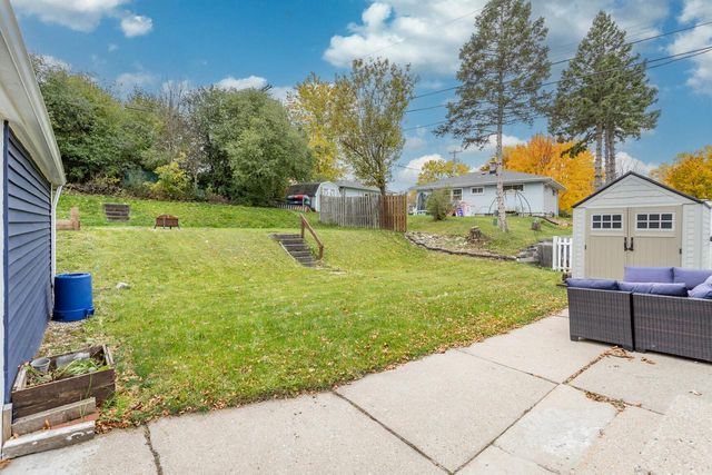 1509 Aldoro DRIVE, Waukesha, WI 53188