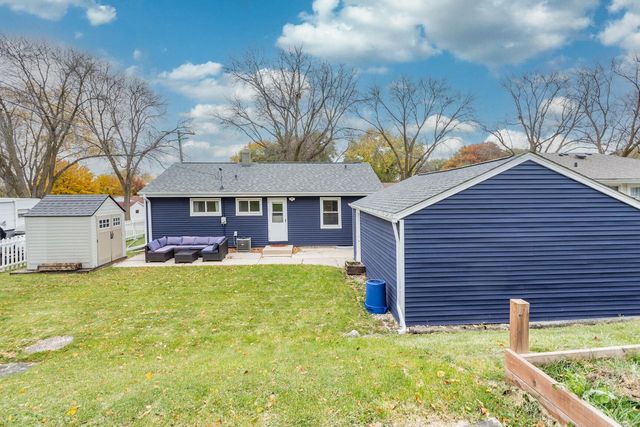 1509 Aldoro DRIVE, Waukesha, WI 53188