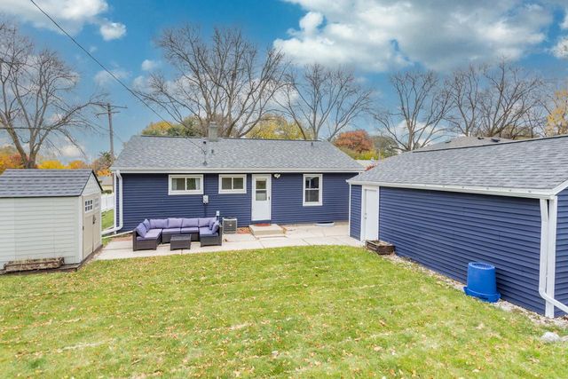 1509 Aldoro DRIVE, Waukesha, WI 53188