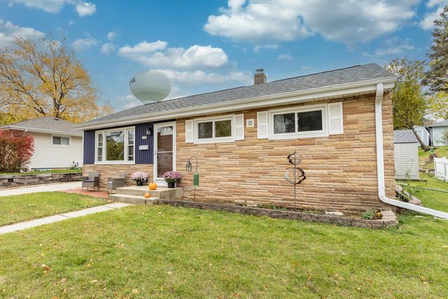 1509 Aldoro DRIVE, Waukesha, WI 53188