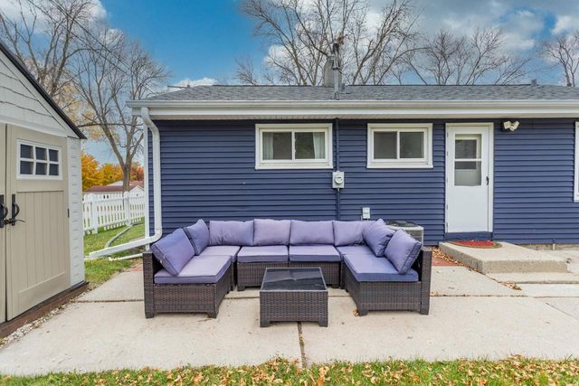 1509 Aldoro DRIVE, Waukesha, WI 53188