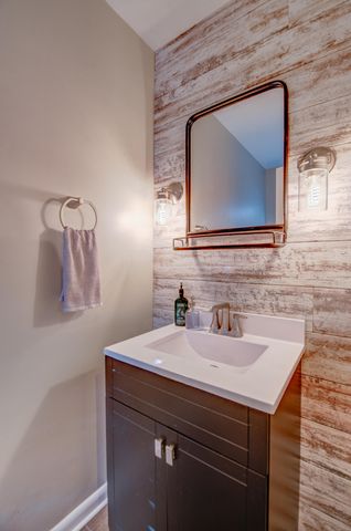 3675 E 32nd Court, Hobart, IN 46342