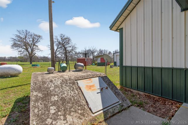 2709 S 34th Road, Locust Grove, OK 74352