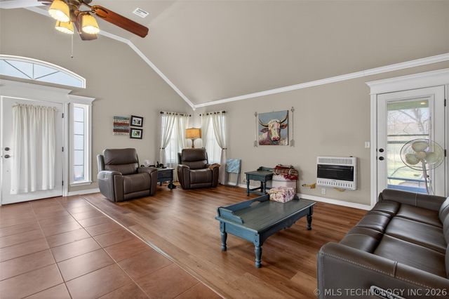 2709 S 34th Road, Locust Grove, OK 74352