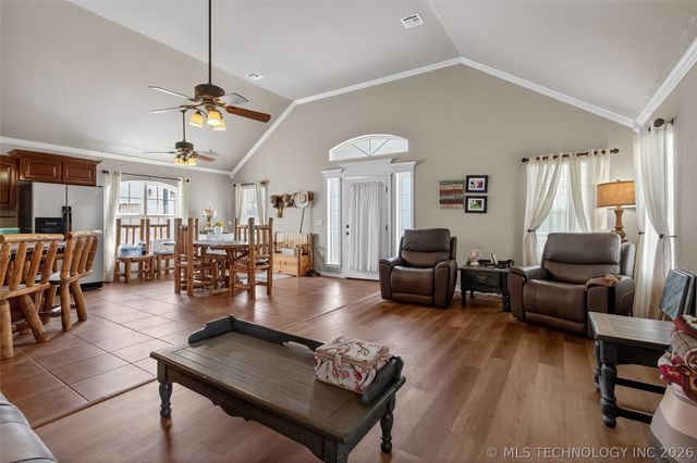 2709 S 34th Road, Locust Grove, OK 74352