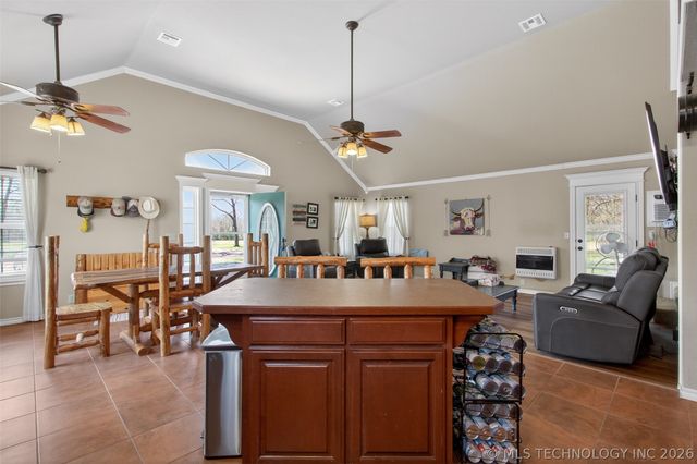 2709 S 34th Road, Locust Grove, OK 74352