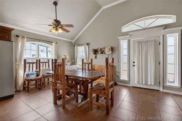 2709 S 34th Road, Locust Grove, OK 74352