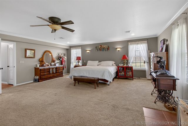 2709 S 34th Road, Locust Grove, OK 74352