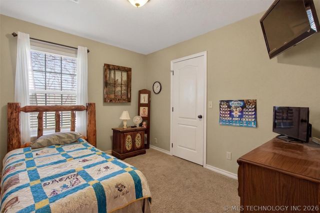 2709 S 34th Road, Locust Grove, OK 74352