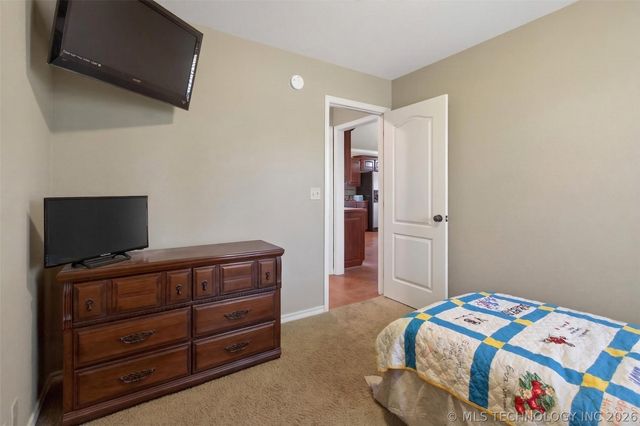 2709 S 34th Road, Locust Grove, OK 74352