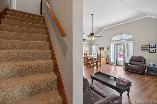 2709 S 34th Road, Locust Grove, OK 74352