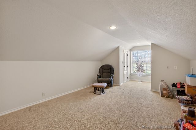 2709 S 34th Road, Locust Grove, OK 74352