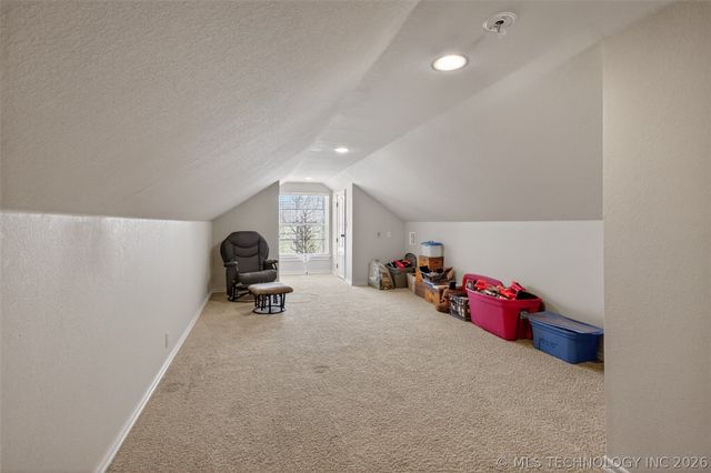 2709 S 34th Road, Locust Grove, OK 74352