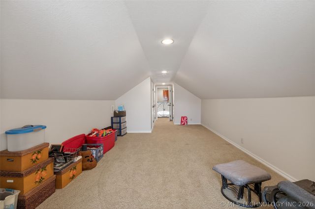 2709 S 34th Road, Locust Grove, OK 74352