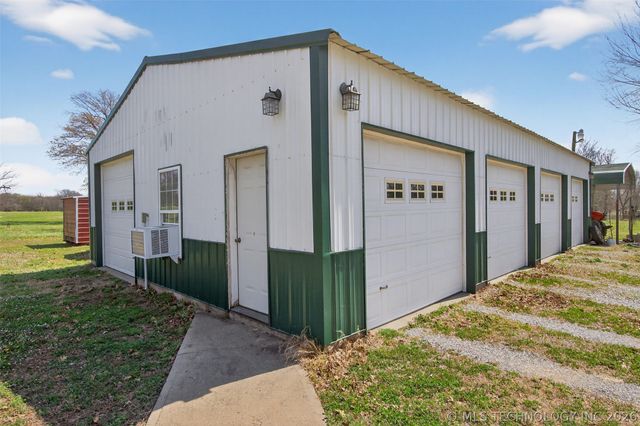 2709 S 34th Road, Locust Grove, OK 74352