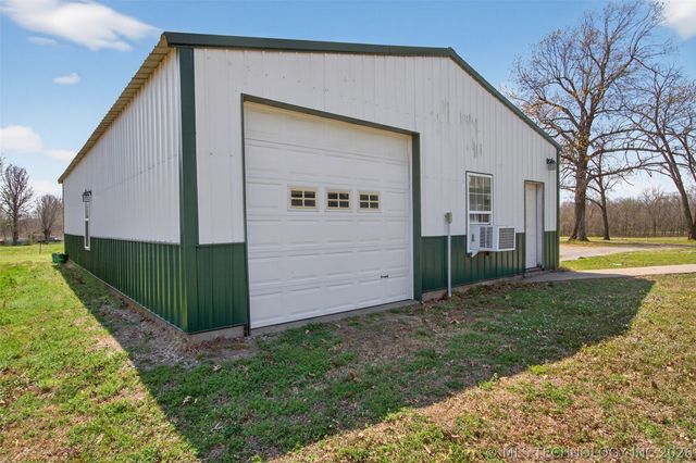 2709 S 34th Road, Locust Grove, OK 74352