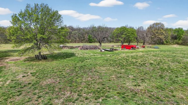 2709 S 34th Road, Locust Grove, OK 74352