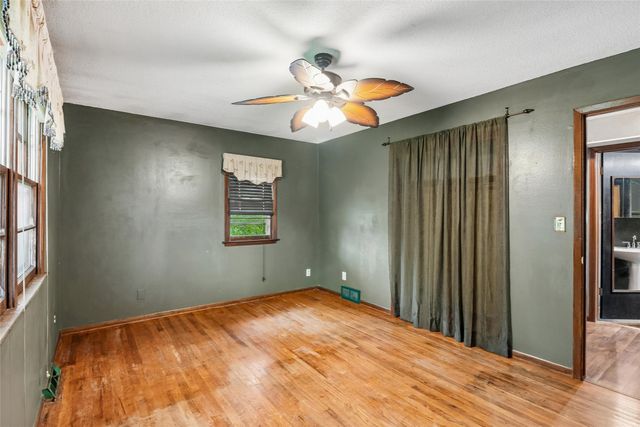 330 Greenfield Parkway, Des Moines, IA 50320
