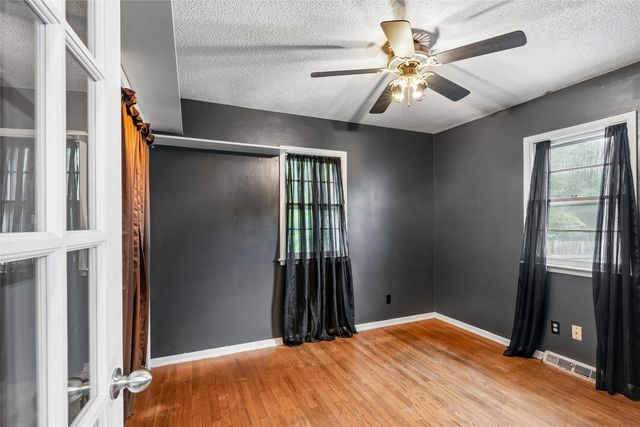 330 Greenfield Parkway, Des Moines, IA 50320