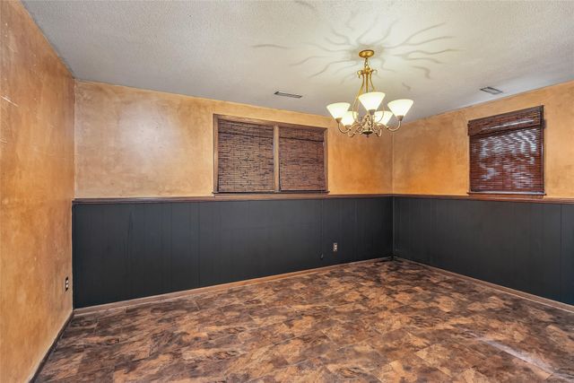 330 Greenfield Parkway, Des Moines, IA 50320