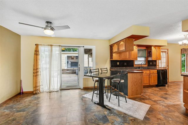 330 Greenfield Parkway, Des Moines, IA 50320