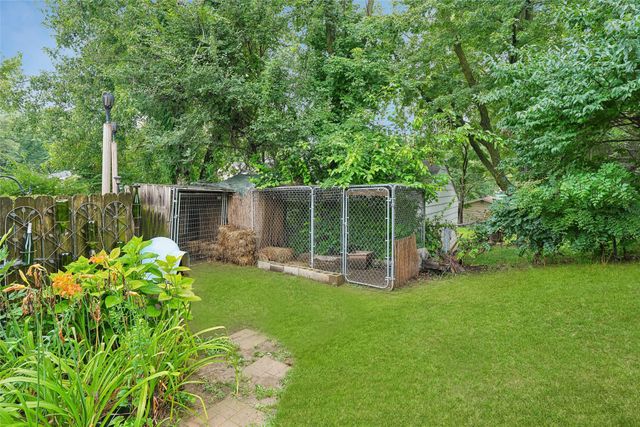 330 Greenfield Parkway, Des Moines, IA 50320