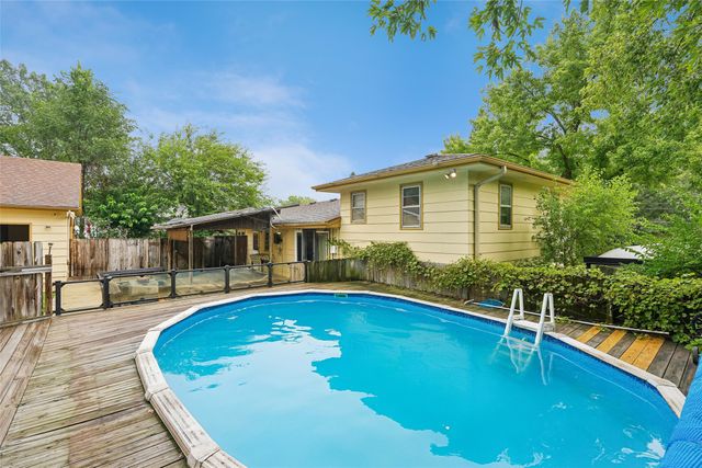 330 Greenfield Parkway, Des Moines, IA 50320